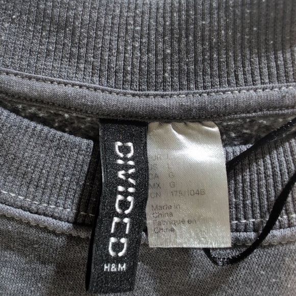 Divided H&M ANGELIC Sweater Size Large - Picture 5 of 8
